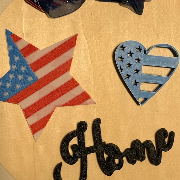 Patriotic Wall Hanging with Star and Heart - Picture 3 of 3